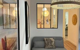 LUMINEUX T2 de 34 m rénové dans le CENTRE-VILLE